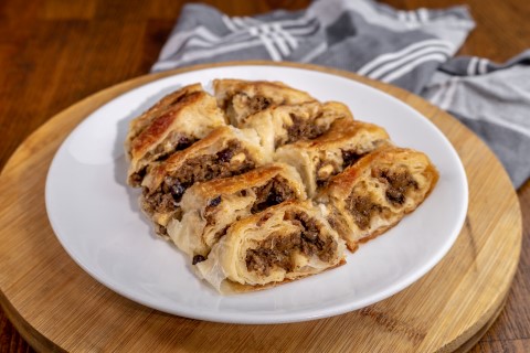 Kıymalı  Kol Böreği