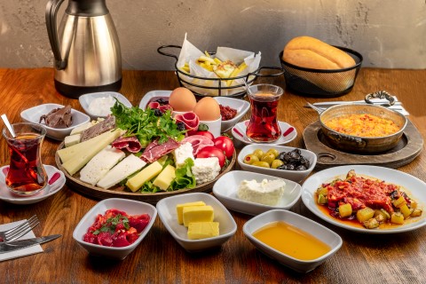 Özel HSB Serpme Kahvaltı (2 Kişilik)