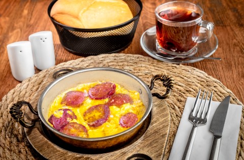 Sucuklu Sahanda Yumurta