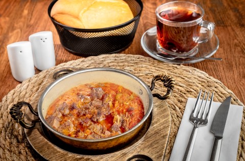 Kavurmalı Sahanda Yumurta